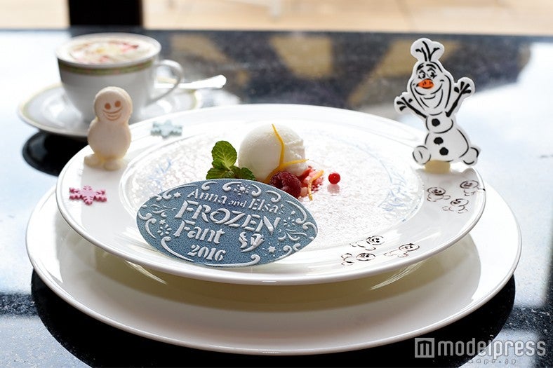 “アナとエルサのフローズンファンタジー”デザートセット￥1800（C）モデルプレス