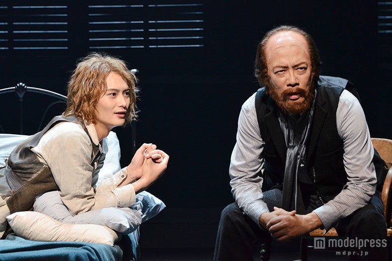 舞台『皆既食～Total Eclipse～』稽古の模様／岡田将生（左）、生瀬勝久（右）