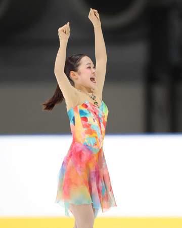 島田麻央が逆転優勝 衝撃のシニア国際大会デビュー！3A＆4回転トーループ決めた「ずっと目標だった2本決められた」