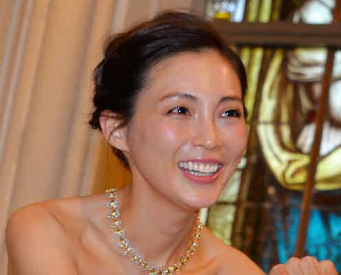押切もえ、報道陣にバレンタイン振る舞う “新婚”涌井秀章投手へは?