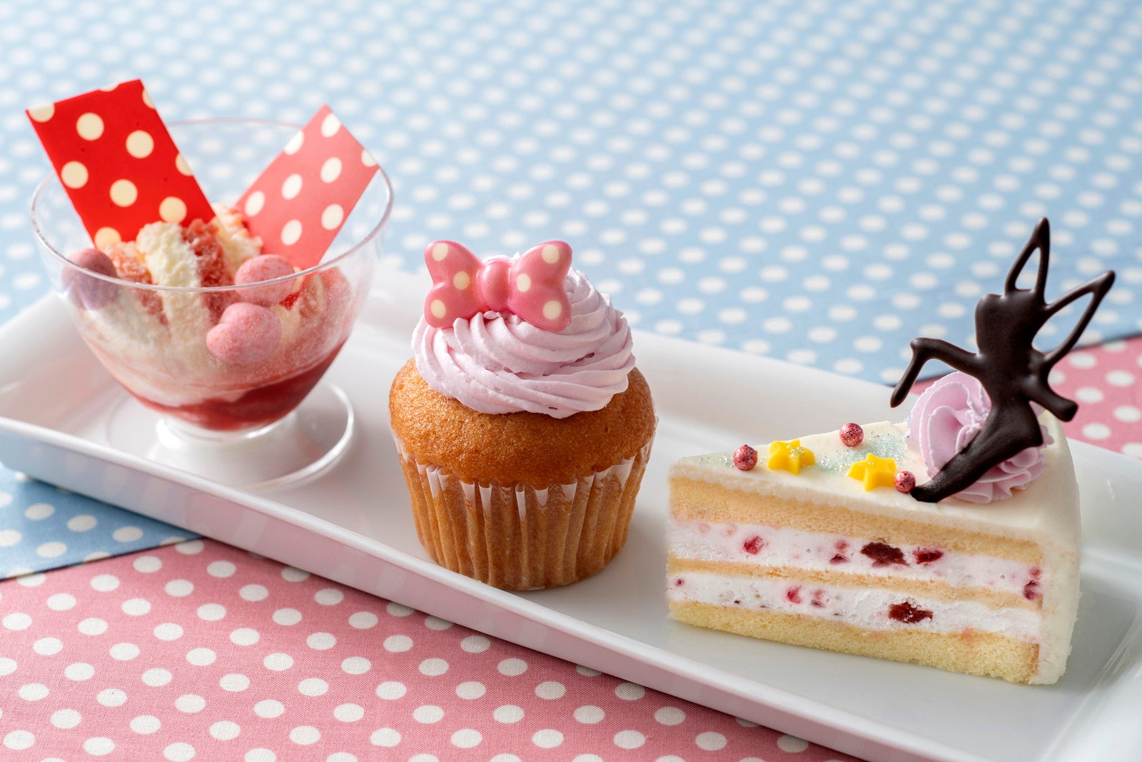 スウィーツセット¥1,580（C）Disney