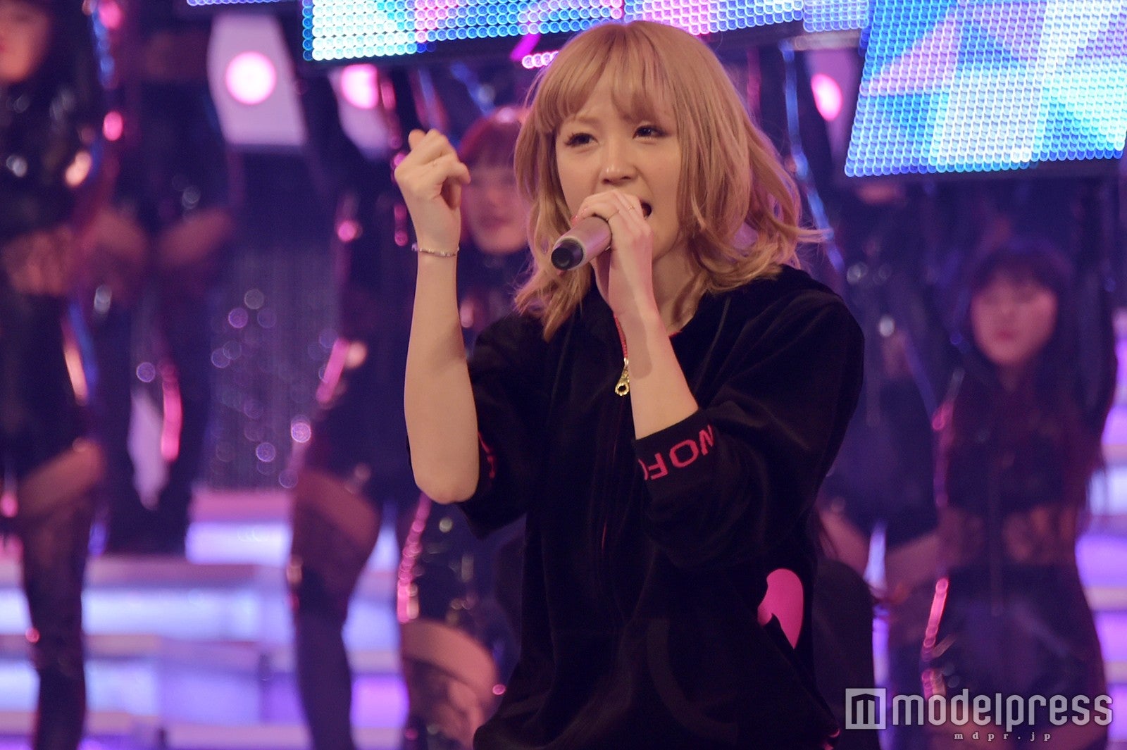 E-girls （C）モデルプレス