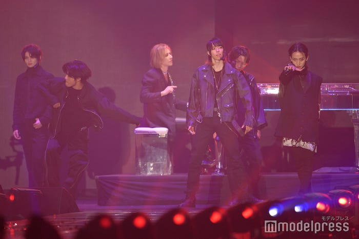 YOSHIKI、XY (C)モデルプレス