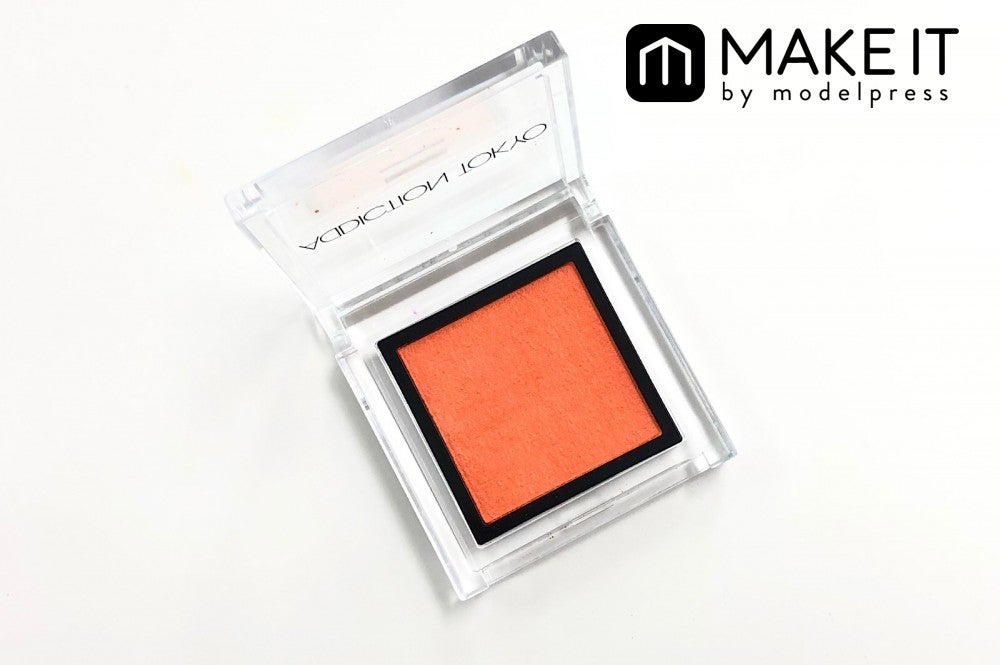 ADDICTION（アディクション）／アディクション ザ アイシャドウ Ｌ／158 Orange Marigold／2,000円（税抜） (C)メイクイット
