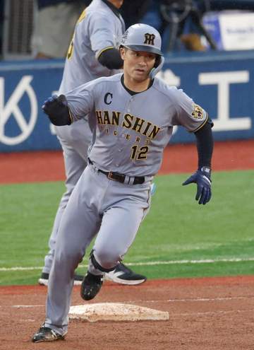 阪神・坂本「死ぬ気で決めてみ！」前日失敗取り返した元山の犠打に「応えたいなと」六回フェン直2点二塁打