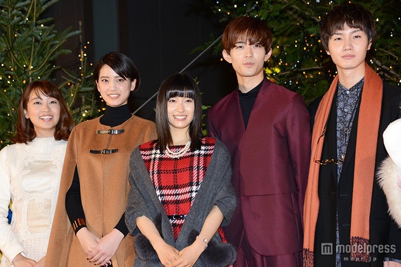 左より：清水くるみ、山崎紘菜、土屋太鳳、竜星涼、桜田通