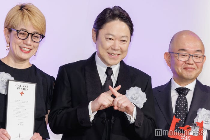 磯山晶プロデューサー、阿部サダヲ、金子文紀監督(C)モデルプレス