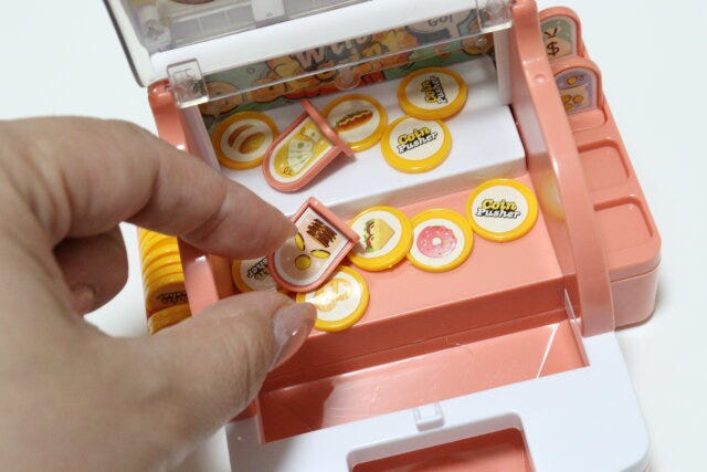 ダイソー　コインプッシュゲーム機　台座　コイン　使用例　遊び方　ドーム部分