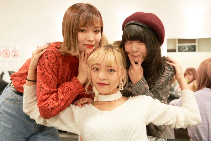 せいせい、きょうきょう、ゆなたこ/「Popteenカバーガール戦争」(C)AbemaTV