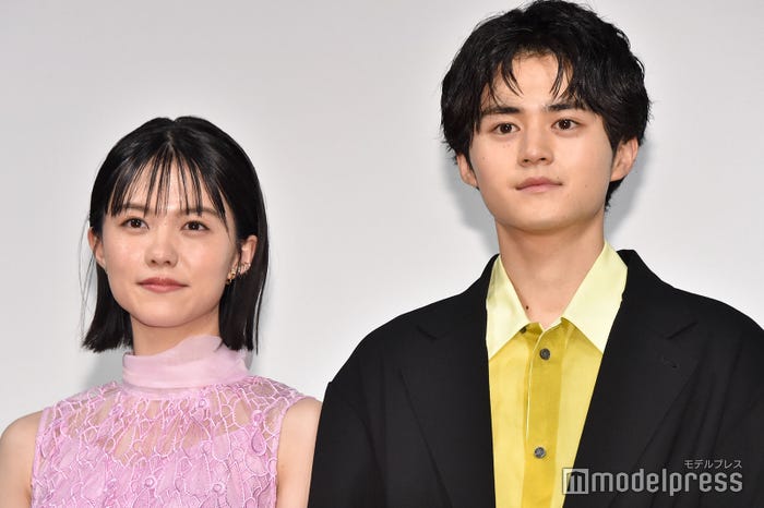 志田彩良、鈴鹿央士 (C)モデルプレス