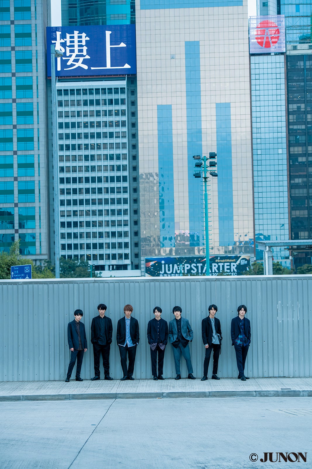 「M!LKサード写真集　香港みるくチャッ」（C）主婦と生活社