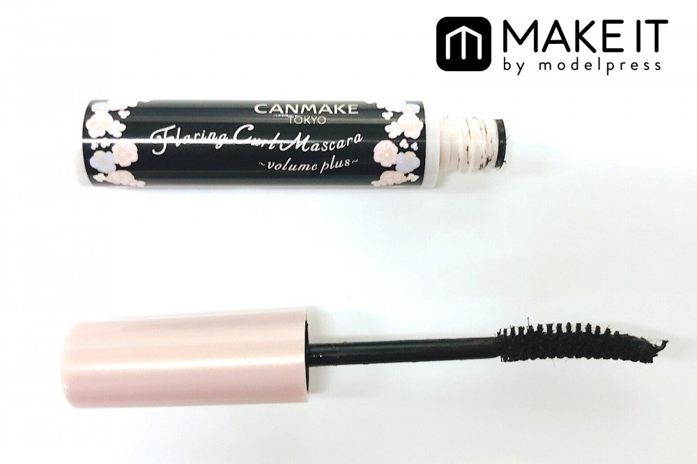 キャンメイク／フレアリングカールマスカラ～ボリュームプラス～／02 ショコラブラック／650円（税抜） (C)メイクイット