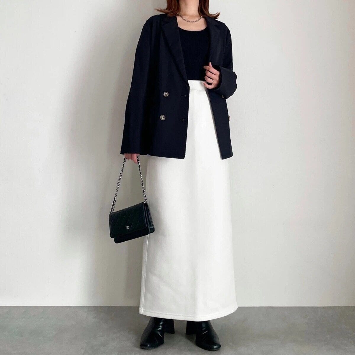 オフィスコーデ 2026ヘビーウェイトスウェットナロースカート白オフィスコーデ