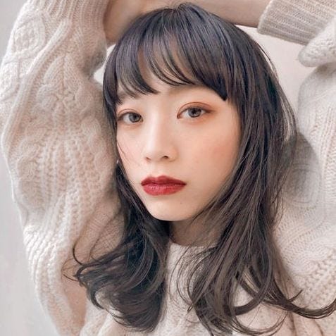 大人っぽいを意識するなら ミディアム 前髪あり がおすすめ 魅力溢れる好印象ヘア モデルプレス 大人っぽいを意識するなら ミディアム 前髪あり がおすすめ 魅力溢れる好印象ヘア モデルプレス