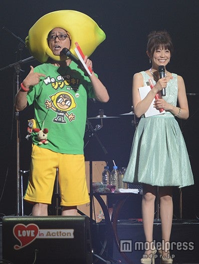 （左より）山本シュウ、小林麻耶