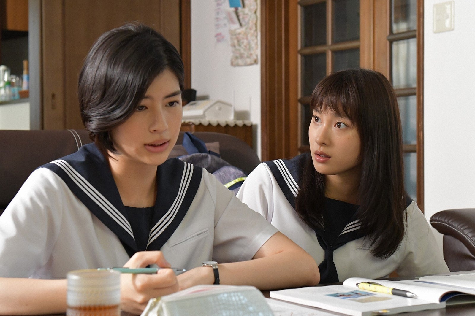 佐久間由衣、土屋太鳳／「チア☆ダン」第3話より（C）TBS