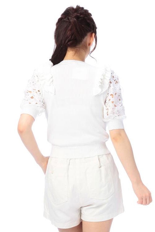 袖レースフリルニット「LIZ LISA」7,452円（税込）
