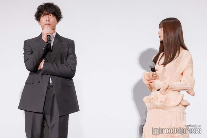 坂口健太郎、齋藤飛鳥(C)モデルプレス