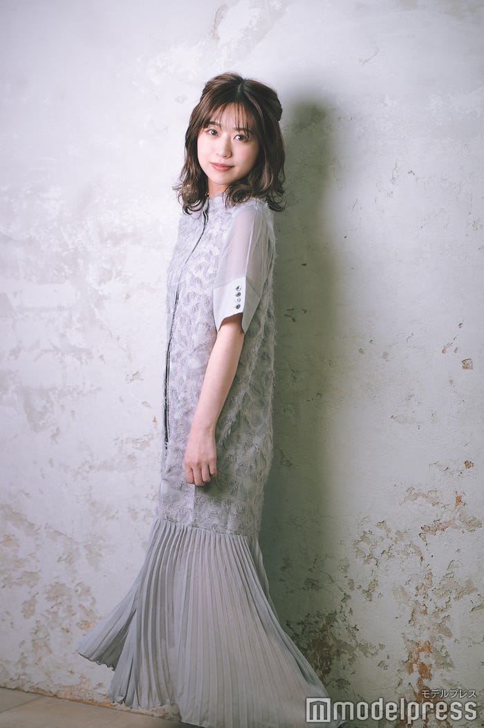 篠崎彩奈(C)モデルプレス