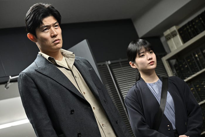 鈴木亮平、蒔田彩珠「リブート」第2話(C)TBS