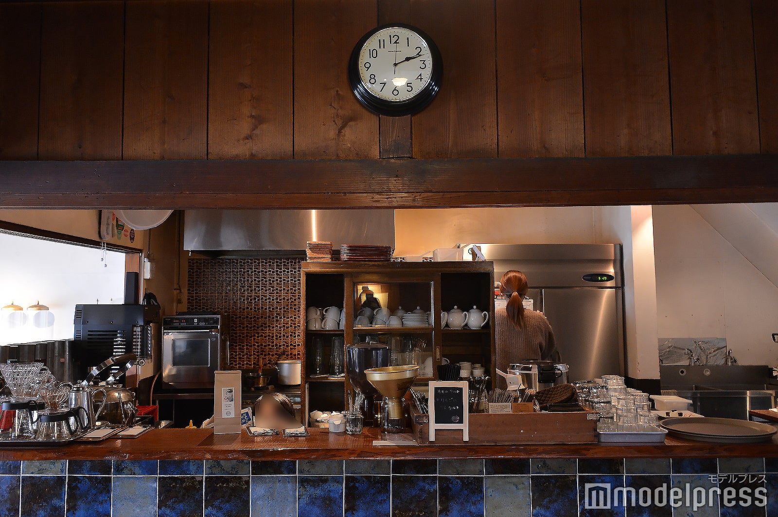 キッチンからコーヒーを淹れる豊かな香りが漂う（C）モデルプレス