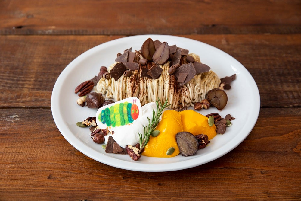 ふとっちょあおむしとさなぎのモンブランパンケーキ ¥1,500／画像提供：：フレーバーワークス
