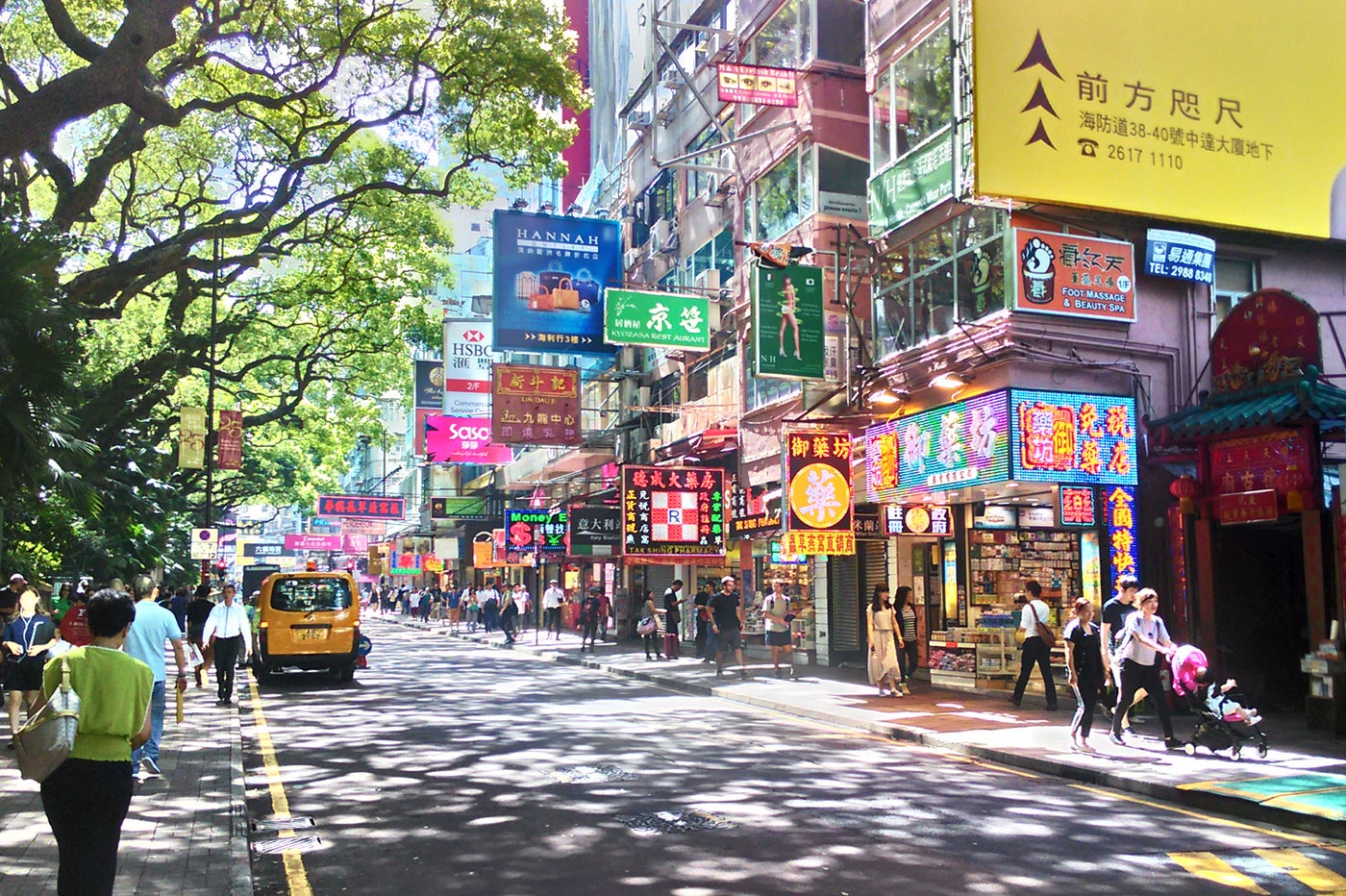 カラフルな香港の街並み／画像提供：香港政府観光局