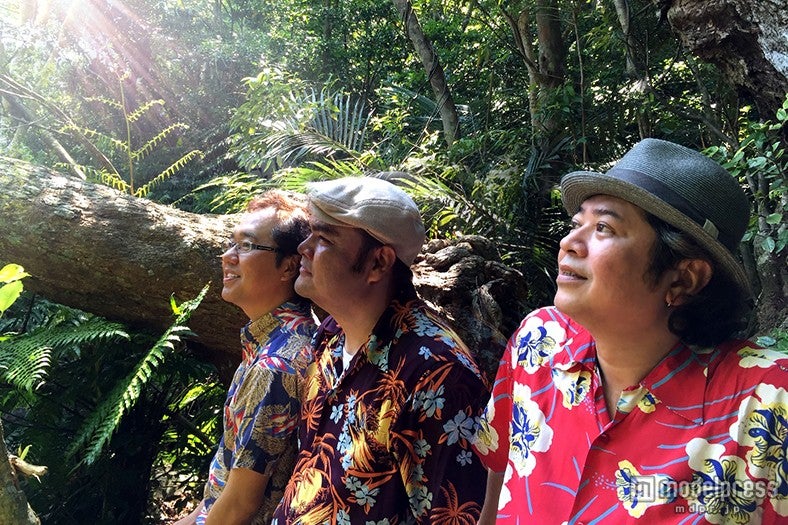 ステージライブを行うBEGIN／画像提供：水と光のまちづくり推進会議