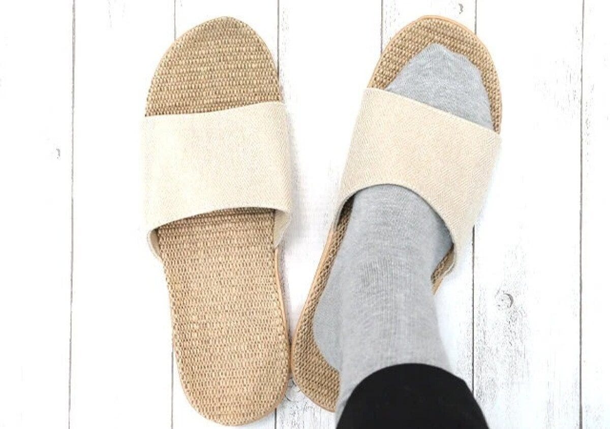 ダイソー 外でも履けるスリッパ(ジュート入・無地) 履き心地 ダイソー 外でも履けるスリッパ(ジュート入・無地) 履き心地