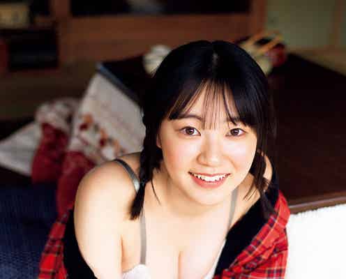 話題の“シンデレラガール”咲田ゆな、美谷間にうっとり