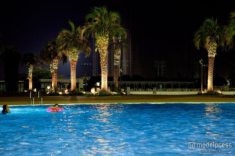 夜プール・ビアガーデン※昨年までの様子／画像提供：よみうりランド