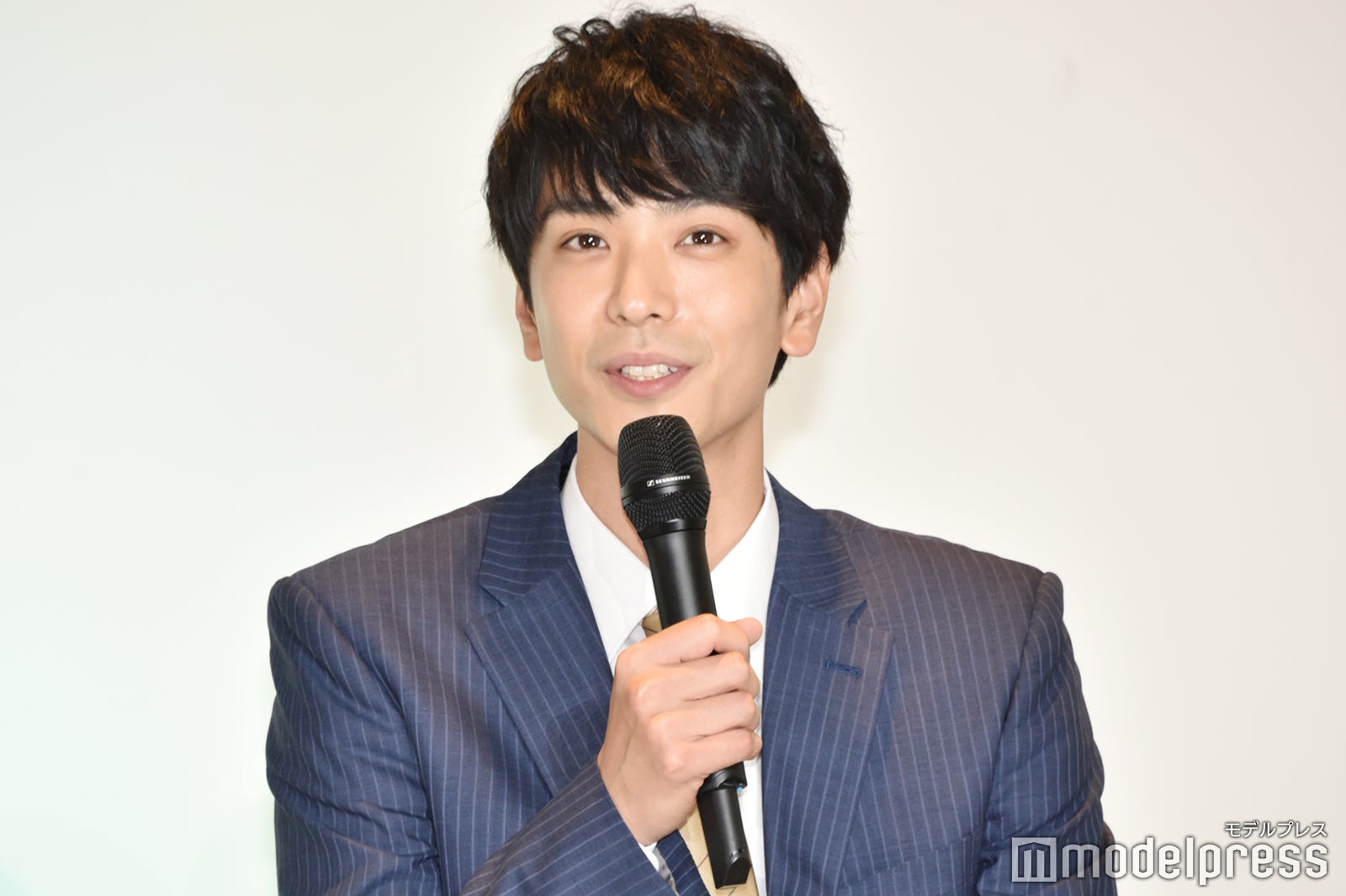 黒羽麻璃央（C）モデルプレス