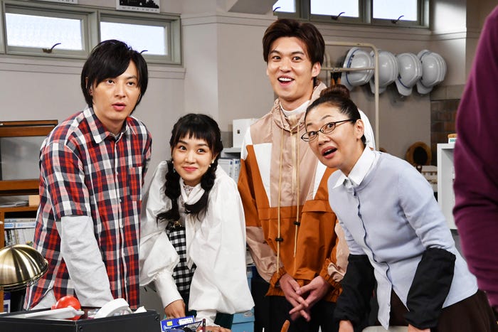 塚本高史、奈緒、荒井敦史、阿南敦子(C)カンテレ