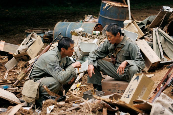 場面写真(C)2025「木の上の軍隊」製作委員会