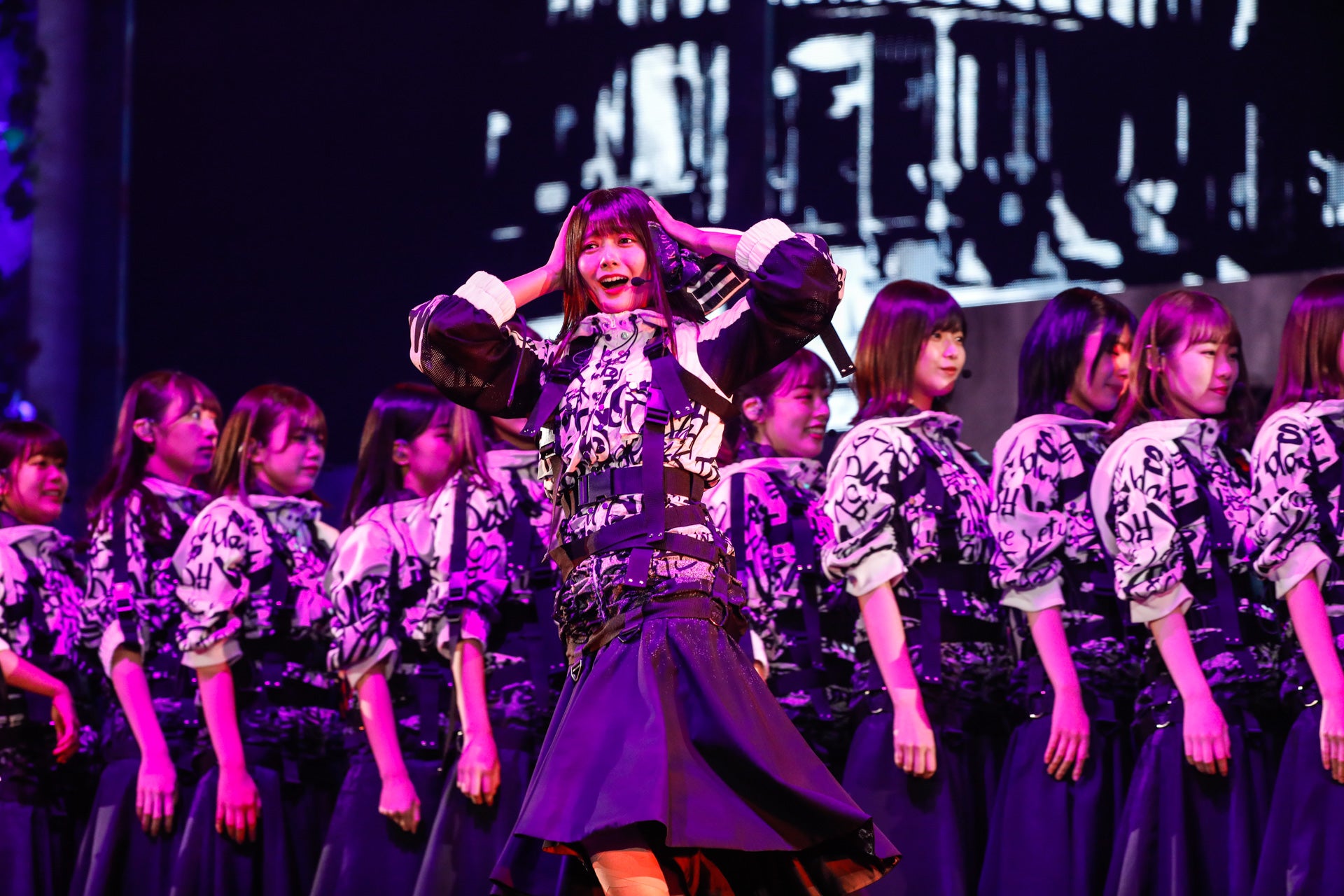 欅坂46、“5年間の集大成”涙のラストライブ 卒業メンバー・けやき坂46へ 