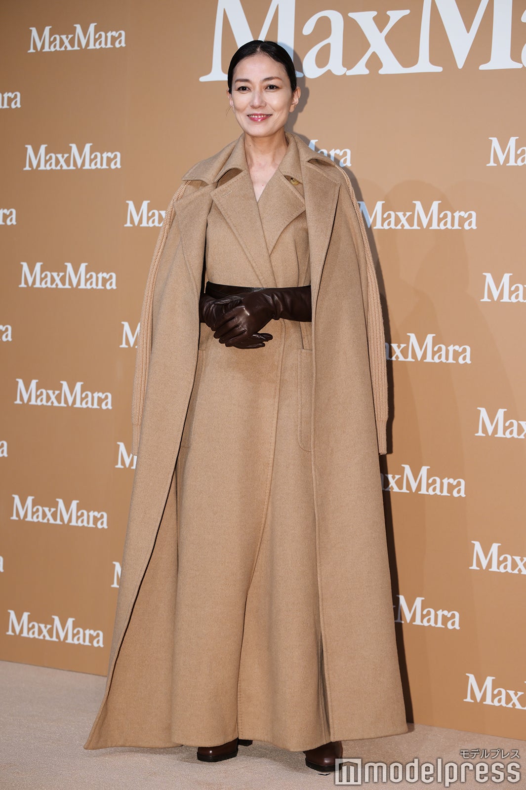 画像32/38) 本田翼「特別感が溢れていて」美脚コーデに身を包む