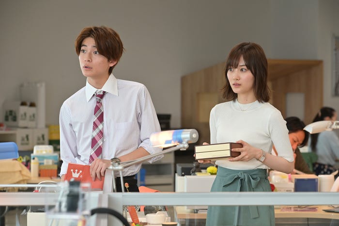 高橋文哉、山下美月「着飾る恋には理由があって」(C)TBS