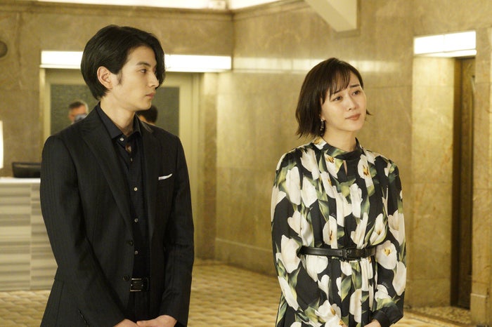 渡邊圭祐、比嘉愛未 「推しの王子様」第2話より(C)フジテレビ