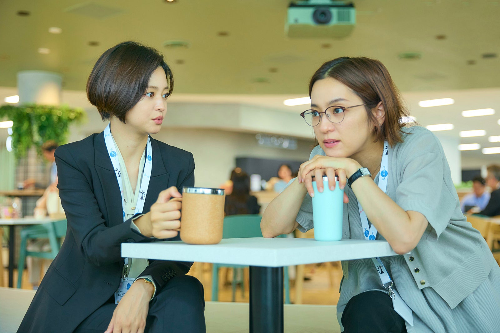 小林涼子、中村アン「青島くんはいじわる」第5話より（C）テレビ朝日