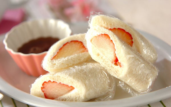 子どもにも大人気! 爽やかな甘さがクセになるフルーツロールサンド