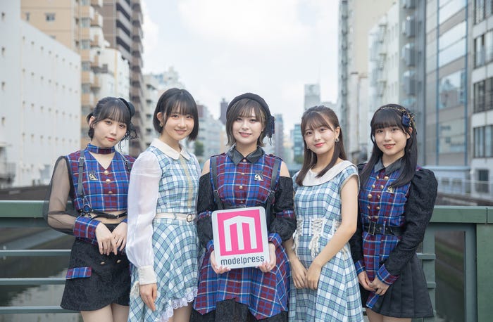 朝比奈真尋、比賀ハル、佐藤栞、小柴美羽、仲里綾(提供写真)