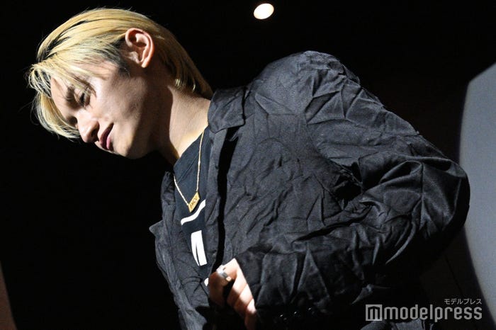 同じく客席後方から登場したSKY-HI(C)モデルプレス