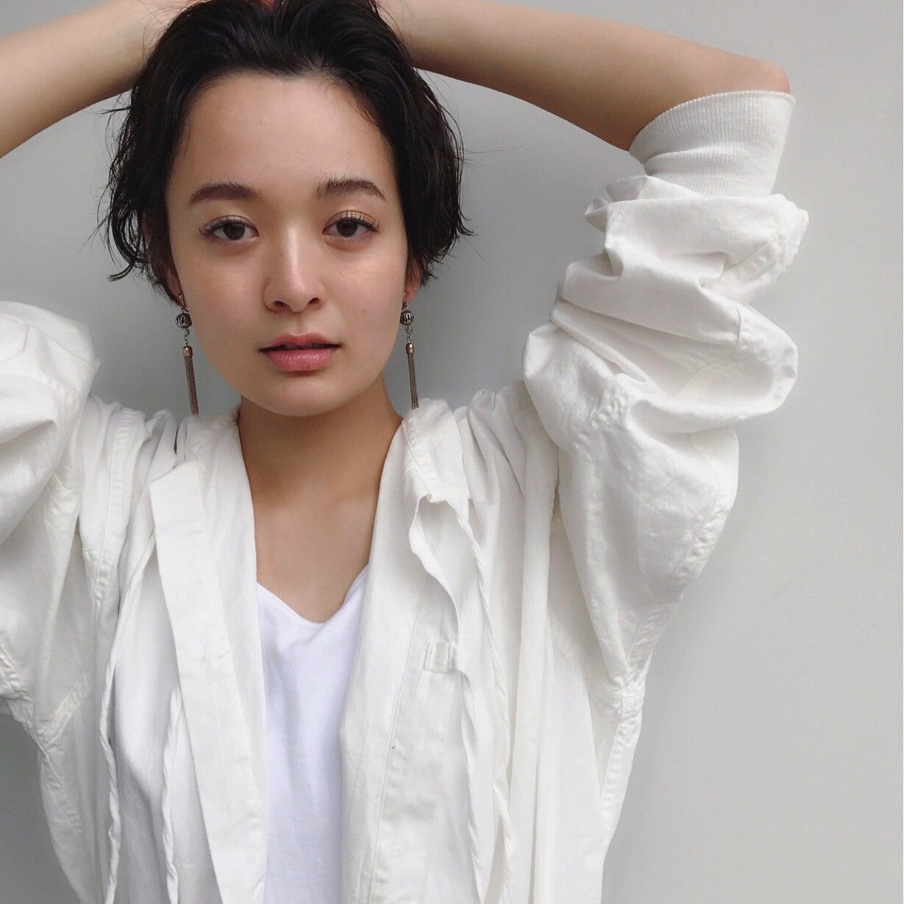黒髪 パーマで大人女子の かわいい と キレイ を引き出す モデルプレス