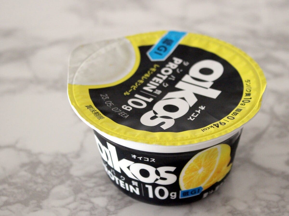 「ダノン オイコス レモン&レモンピール」。価格は160~180円台(税込)