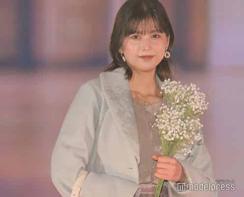 渡邉理佐、微笑みにキュン 抜群の可愛さで観客の視線集中<GirlsAward 2022 A/W>