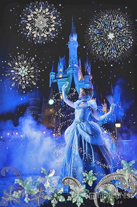 清川あさみ氏の作品(一例)/(C)Disney