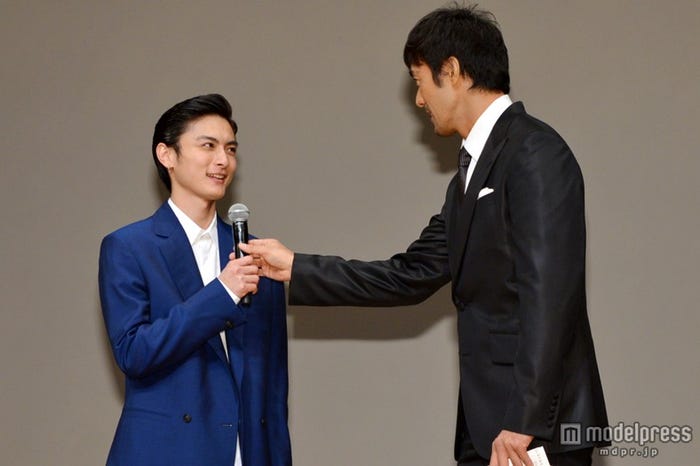 高良健吾、阿部寛