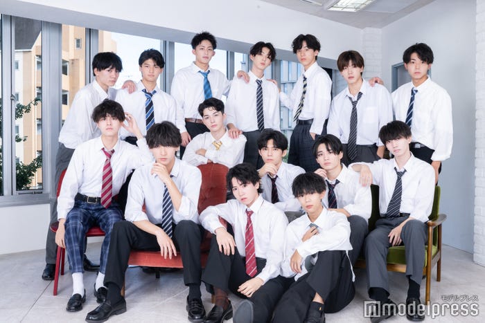 「男子高生ミスターコン2023」ファイナリスト(上段左から)田口凛太朗さん、高橋拳大さん、浅野天帝さん、池田大志さん、佐久間魁生さん、武田愁さん、辻奏音さん(中段左から)川端輝さん、植野花道さん、ケイト・アレックスさん、石田廉さん、伊藤航さん、澤柳颯人さん(下段中央)工藤花維さん、大上拓真さん(C)モデルプレス/※浅野さんは出場を辞退している。