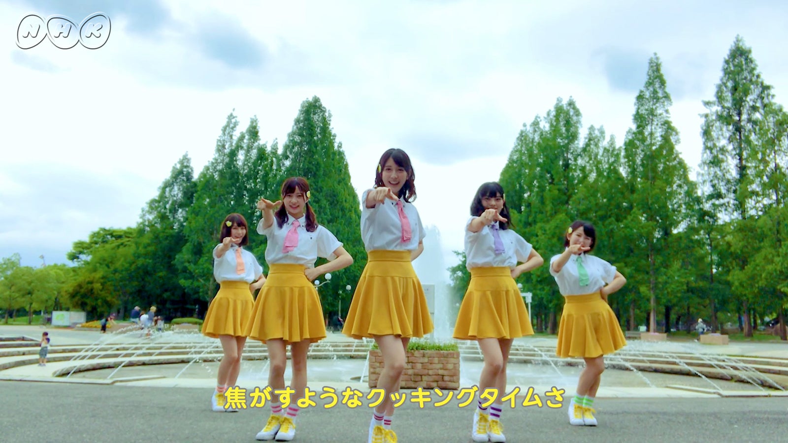 「おちゃのこサニサイ」MVより（C）NHK