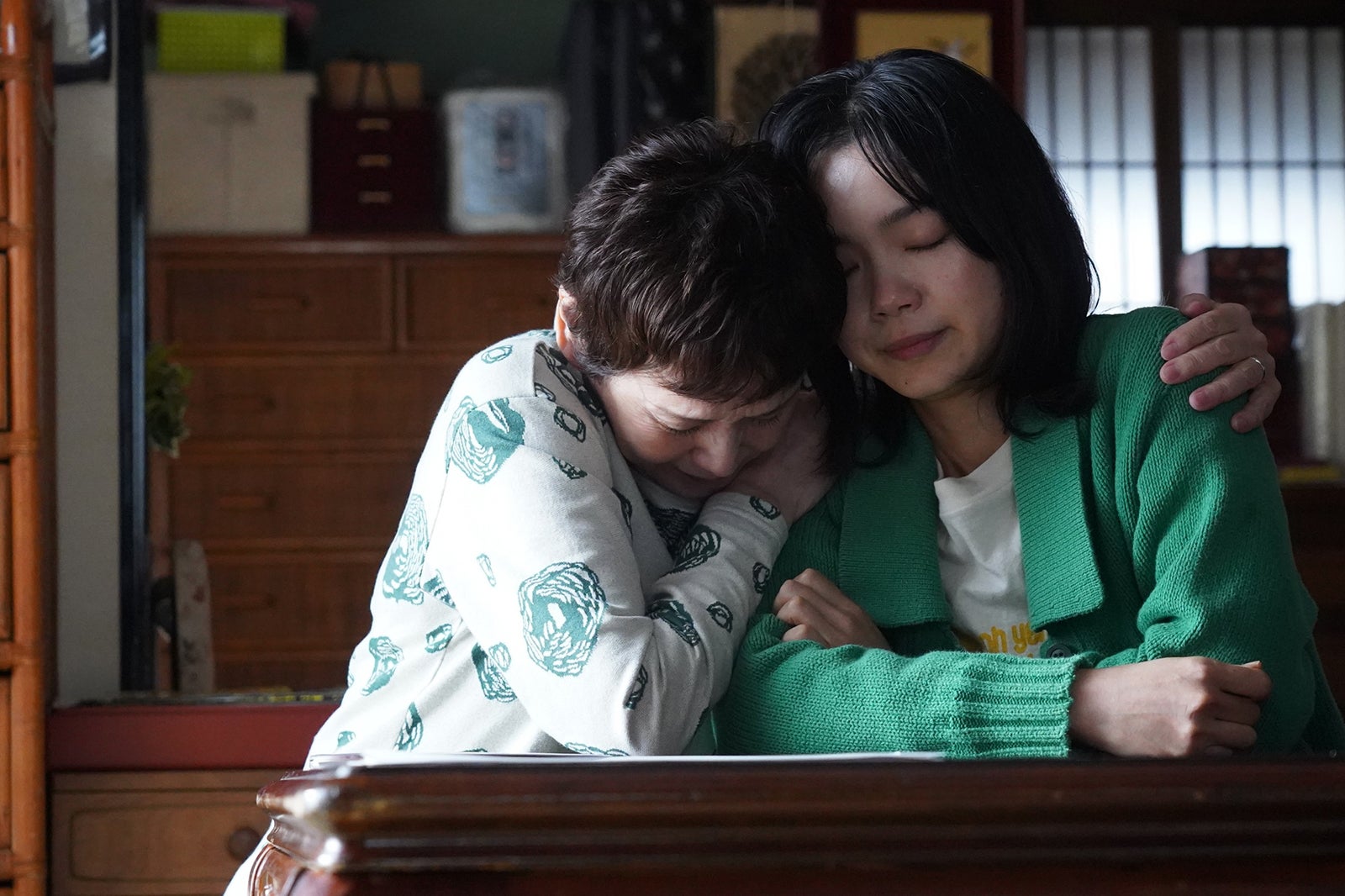 大竹しのぶ、古川琴音「海のはじまり」（C）フジテレビ